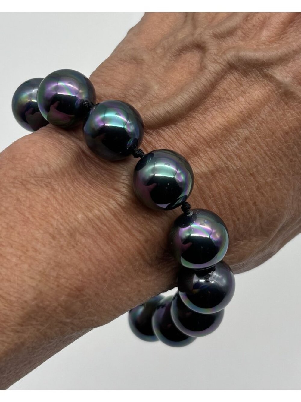 Shell Pearl Faux Tahitian Black Pearl Bracelet Hand Knotted 12MM Toggle Unsigned
